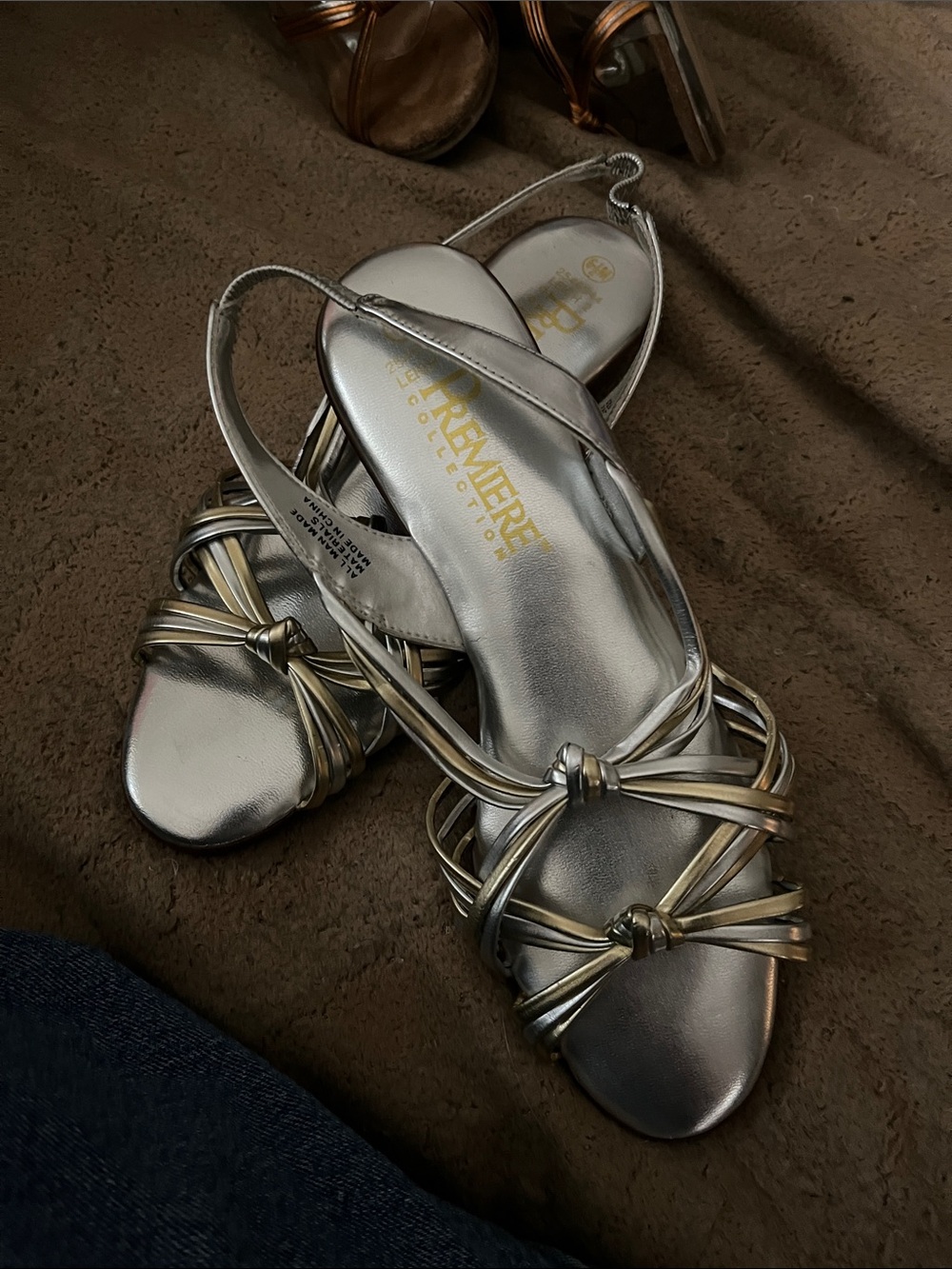 Like new vintage 90’s  Metallic Silver Slingback Sandals premier collection